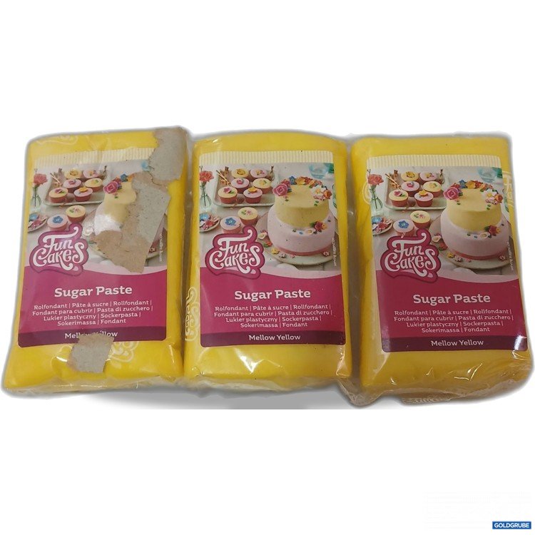 Artikel Nr. 970415 Artikel Nr. 970415: Fun Cakes Sugar Paste Mellow Yellow 3×250g