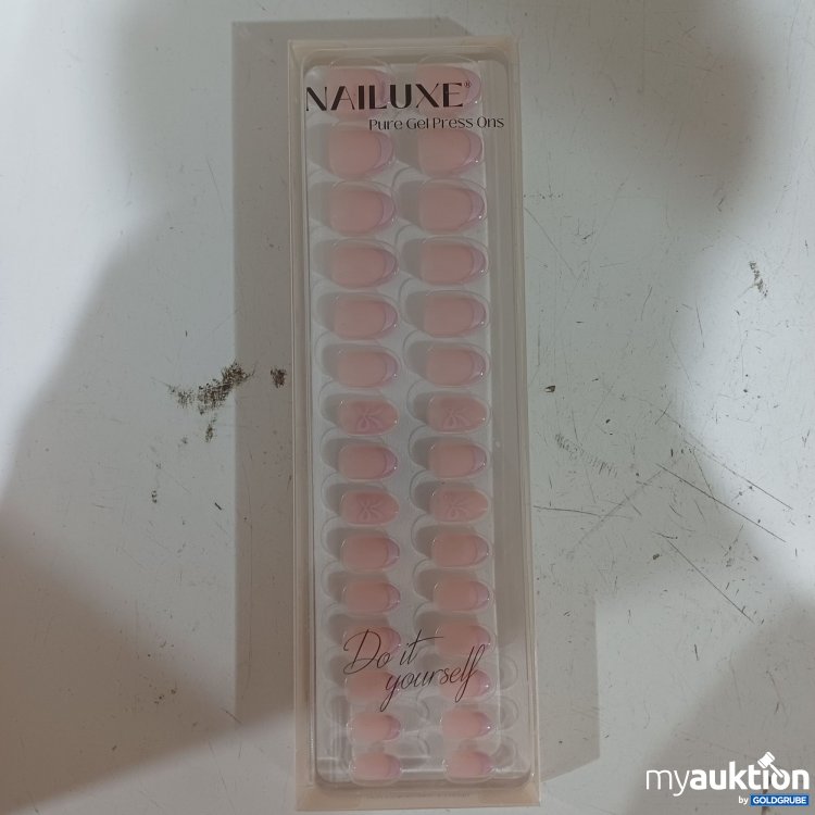 Artikel Nr. 985419: Nailuxe Pure Gel Press Ons French Jelly Loop