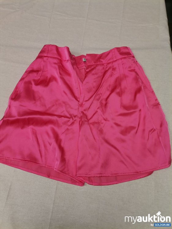 Artikel Nr. 697421 Artikel Nr. 697421: Stradivarius Satin Shorts