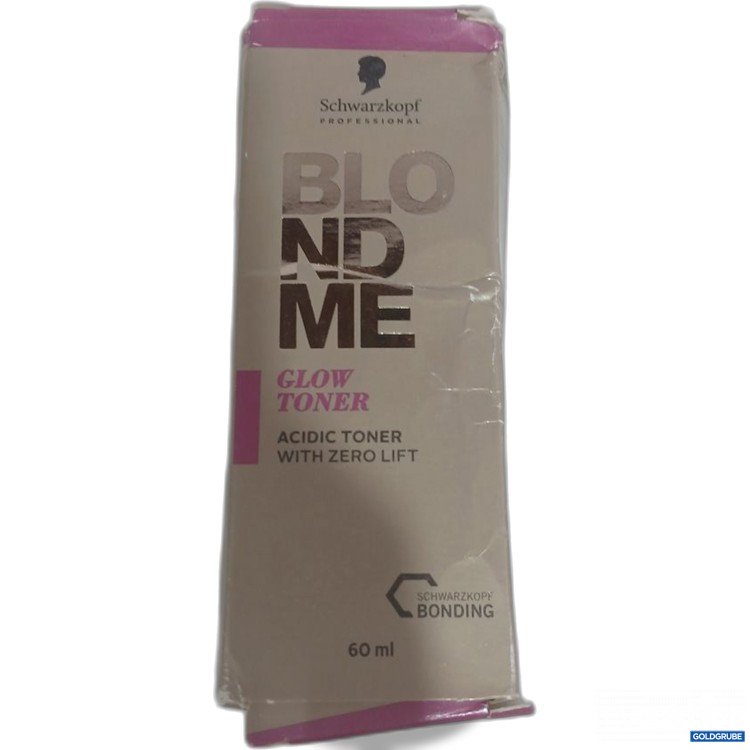 Artikel Nr. 988423 Artikel Nr. 988423: Schwarzkopf BLOND ME Glow Toner 8-46 Hazelnut 60 ml