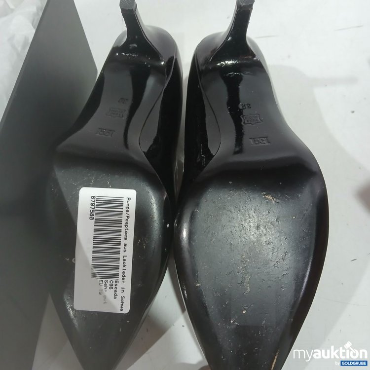 Artikel Nr. 991425 Artikel Nr. 991425: Escada Lackpumps schwarz