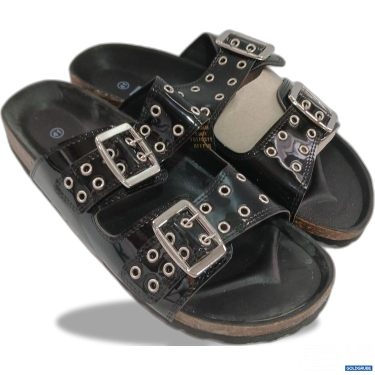 Artikel Nr. 940426: BIANCO Sandalen mit Schnallen und Nieten Größe 41