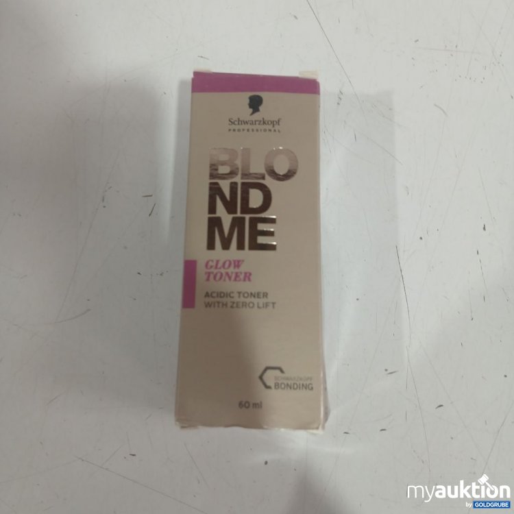 Artikel Nr. 988426 Artikel Nr. 988426: Schwarzkopf BLONDME Glow Toner 0-00 60ml