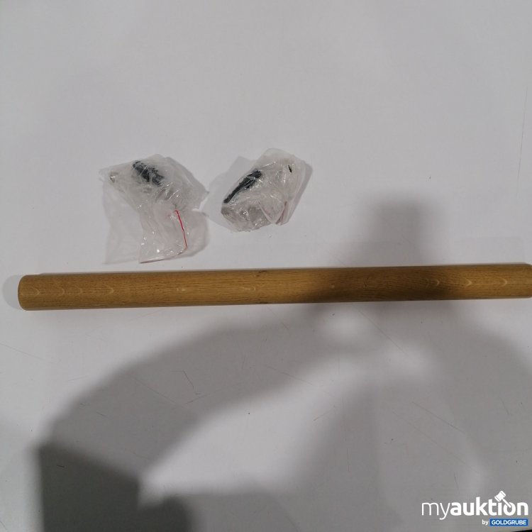 Artikel Nr. 889433: Diverses Holzstück mit Schrauben ca 60x4cm