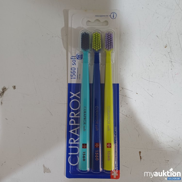 Artikel Nr. 985439 Artikel Nr. 985439: Curaprox CS 1560 soft Zahnbürsten 3er-Pack