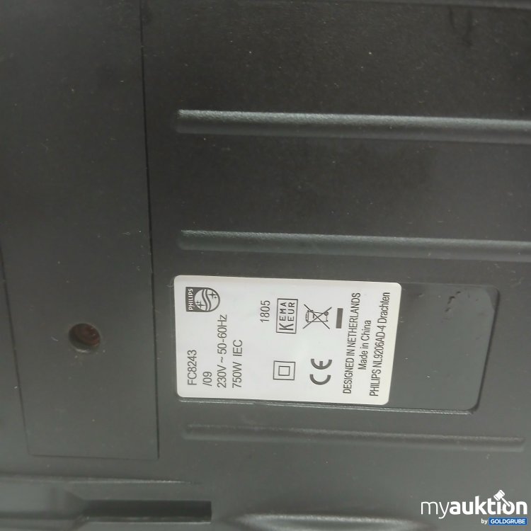 Artikel Nr. 468452 Artikel Nr. 468452: Philips PowerGo Staubsauger rot-schwarz
Funktion nicht getestet