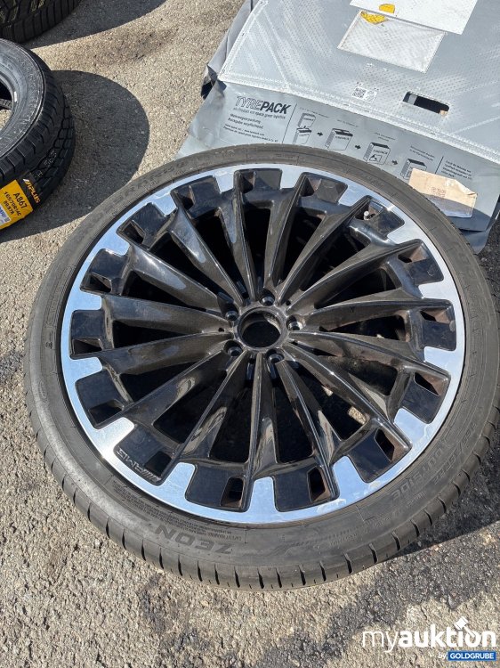 Artikel Nr. 445466 Artikel Nr. 445466: Crossrange Reifen 265/35 R22 102Y mit Felge