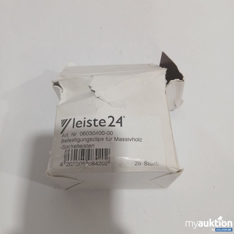 Artikel Nr. 871467 Artikel Nr. 871467: Leiste 24 Befestigungsclips für Massivholz -Sockelleisten 25 Stück
