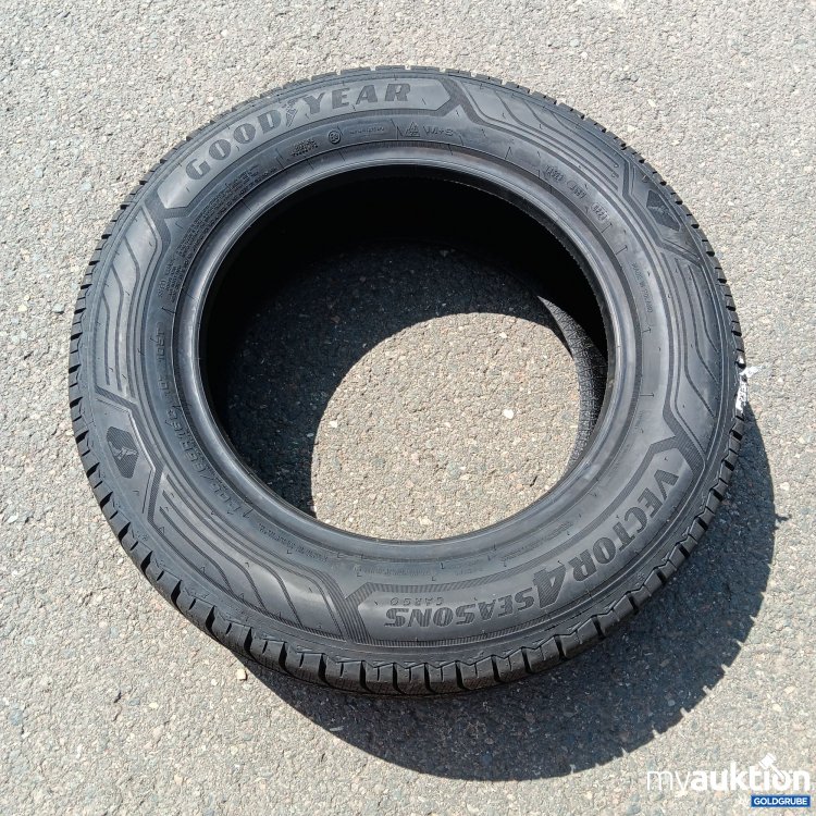 Artikel Nr. 440471 Artikel Nr. 440471: GoodYear Vector 4Seasons Cargo 205/65R16C 107/105T