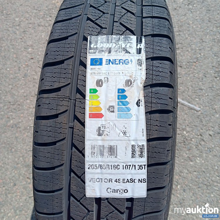 Artikel Nr. 440471 Artikel Nr. 440471: GoodYear Vector 4Seasons Cargo 205/65R16C 107/105T