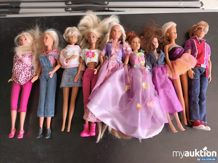 Artikel Nr. 398473 Artikel Nr. 398473: 9 x Barbie und Ken Figuren