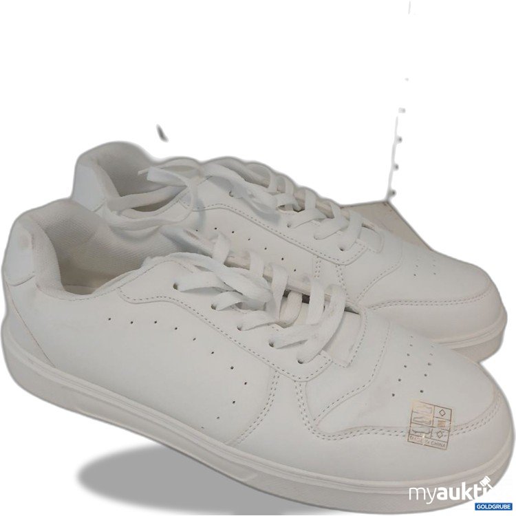 Artikel Nr. 963473: Sneaker verschmutzt