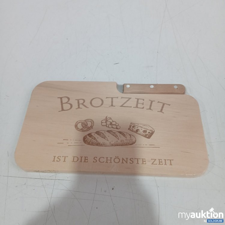Artikel Nr. 448474 Artikel Nr. 448474: Schneidebrett Holz mit Messer Brotzeit