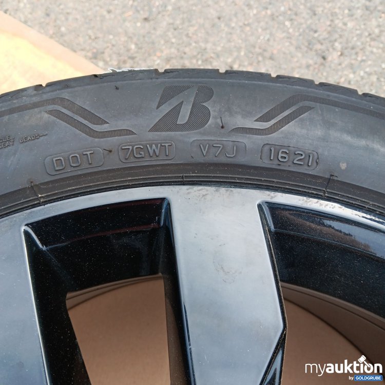 Artikel Nr. 440476 Artikel Nr. 440476: Bridgestone Alenza 285/40R21 109Y Gummi mit Alufelgen