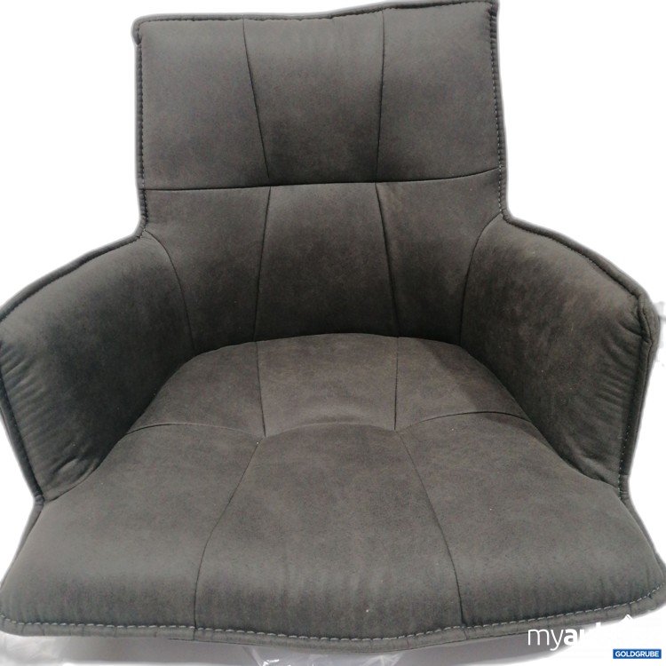 Artikel Nr. 896476: Diverser Stuhl ohne Füße 