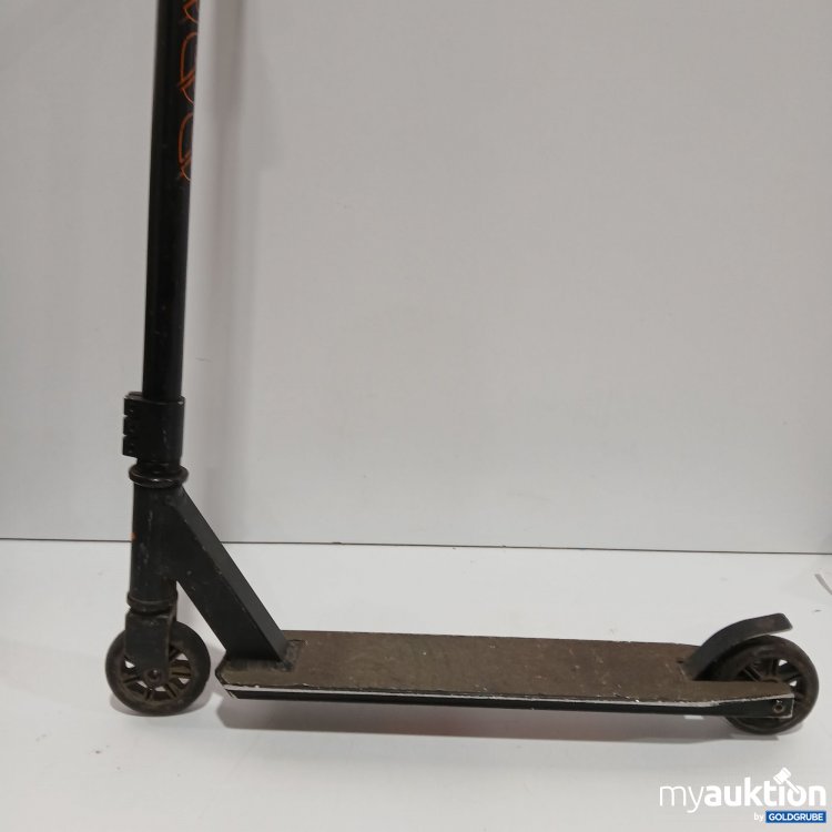 Artikel Nr. 951485: Roller für Kinder Marke Unbekannt Gebraucht Reifen Defekt