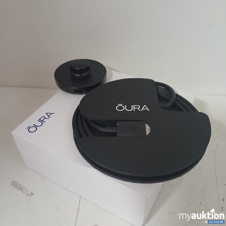 Artikel Nr. 399496 Artikel Nr. 399496: Oura Kabelloses Ladegerät für Smart Ring