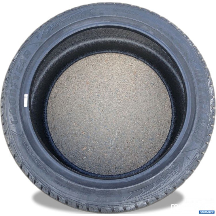 Artikel Nr. 523498: Goodyear UltraGrip Performance 265/40 R20