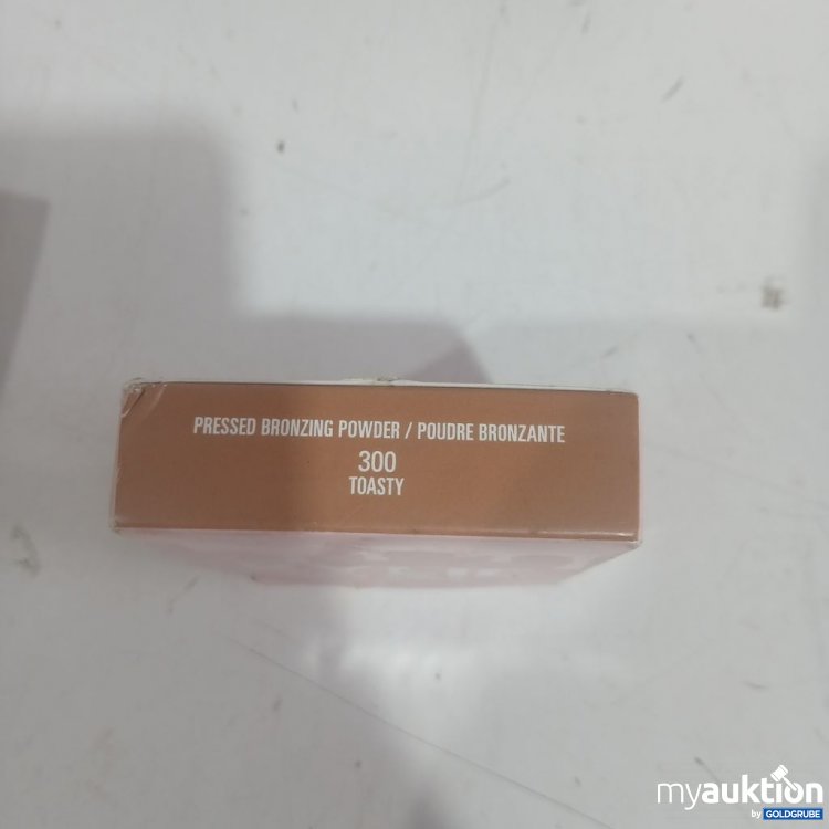 Artikel Nr. 986502 Artikel Nr. 986502: Kylie Pressed Bronzing Powder Toasty 10 g