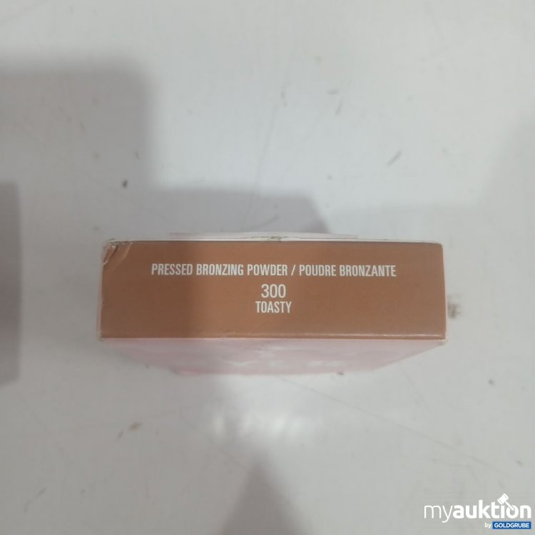 Artikel Nr. 986502 Artikel Nr. 986502: Kylie Pressed Bronzing Powder Toasty 10 g