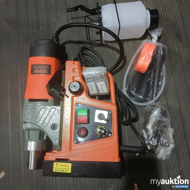 Artikel Nr. 993506 Artikel Nr. 993506: Vevor Magnetkernbohrmaschine Model ZT-40H/ZT-45H/MD-50/MDP-50 mit diversem Zubehör