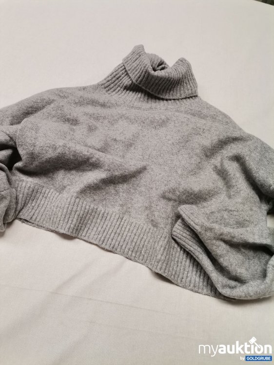 Artikel Nr. 734520 Artikel Nr. 734520: Stradivarius Pullover kurz