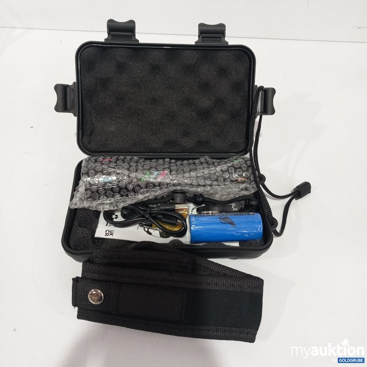 Artikel Nr. 821520 Artikel Nr. 821520: Shadowhawk Tactical Flashlight