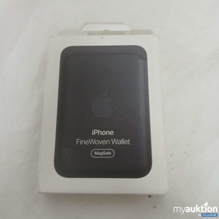 Artikel Nr. 815523 Artikel Nr. 815523: iPhone FineWoven Wallet MagSafe