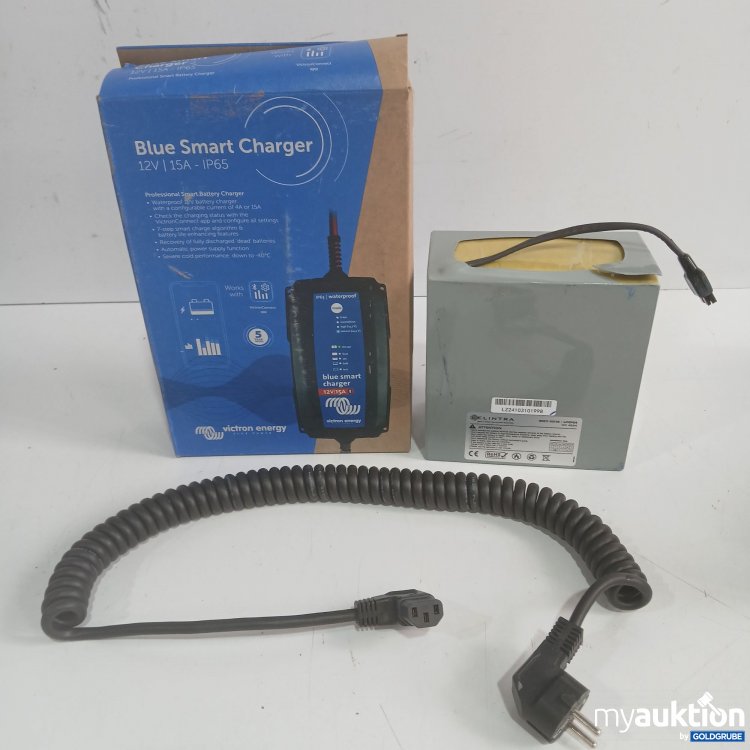 Artikel Nr. 981523: Victron Energy Blue Smart IP65 Ladegerät mit 12V Spannung und 15A Ladestrom.