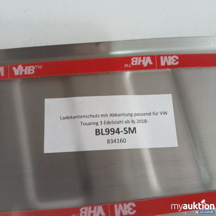 Artikel Nr. 959534: Ladekantenschutz mit Abkantung passend für VW Touareg 3 2018-, silber BL994 