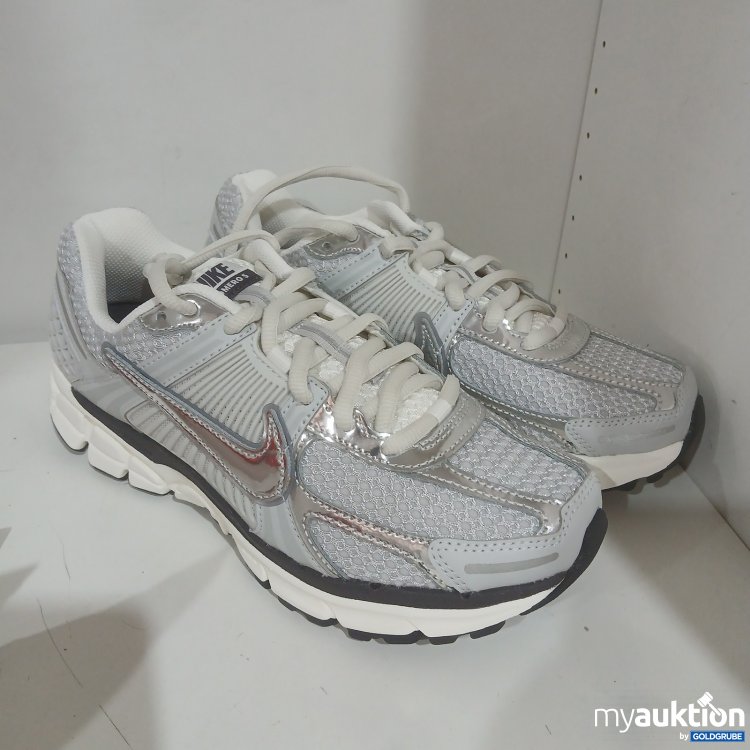 Artikel Nr. 462537 Artikel Nr. 462537: Nike W Zoom Vomero 5 Größe 40