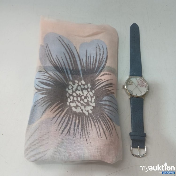 Artikel Nr. 939541: Tuch mit floralem Muster und Armbanduhr blauem Lederarmband. Zifferblatt in Weiß floralen Motiv