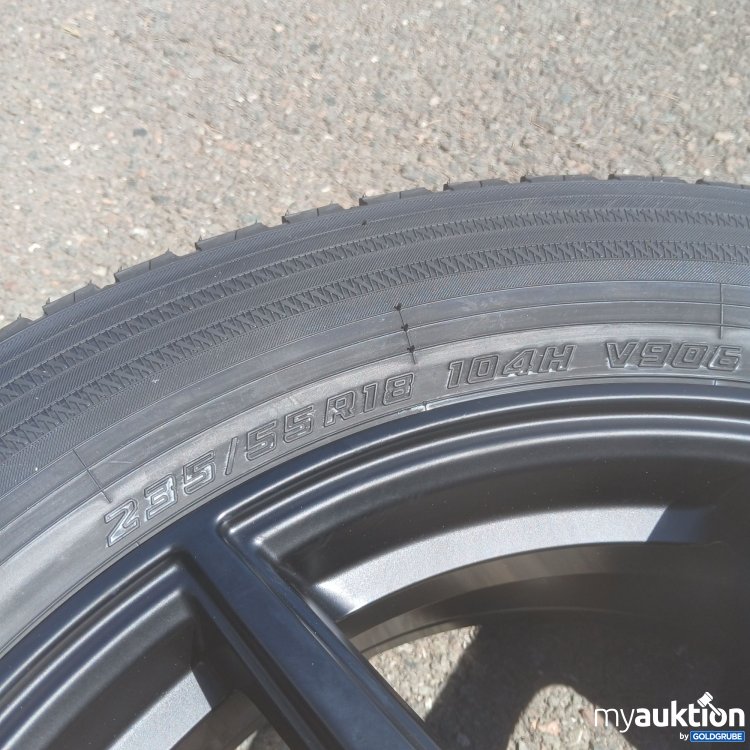 Artikel Nr. 440547: Platin Felge / Yokohama 235/55R18 Reifen