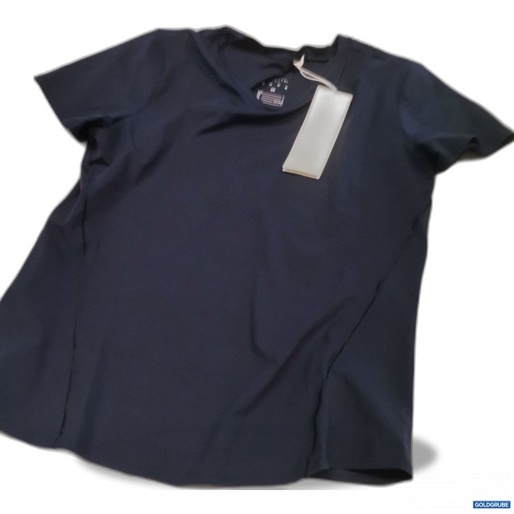 Artikel Nr. 838553 Artikel Nr. 838553: H&M Move Shirt