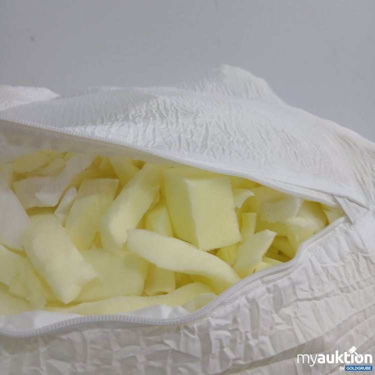 Artikel Nr. 445567: Diverse Füllung eventuell für Hocker/Sitzsack ca. 70x60cm Höhe ca.40cm 