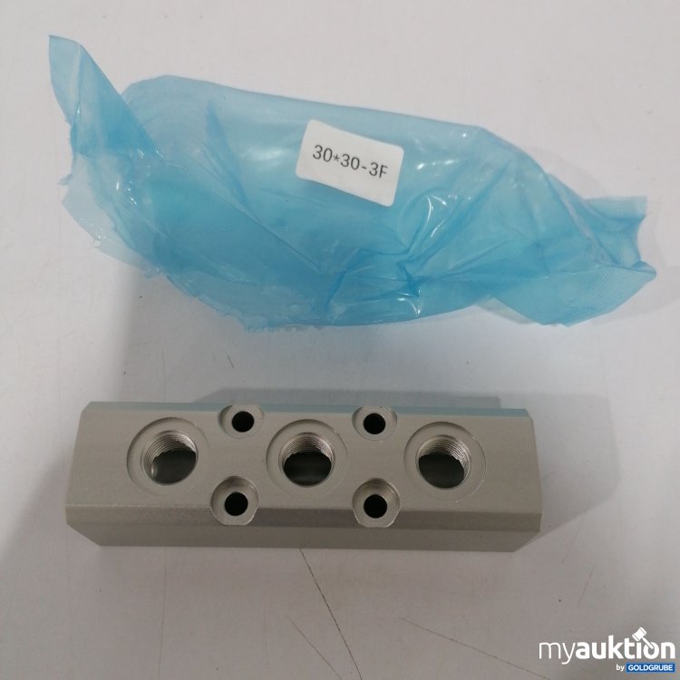 Artikel Nr. 859576: Pneumatischer Verteilerblock 30x30-3F