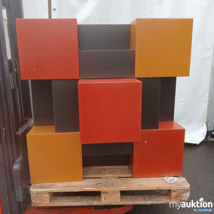 Artikel Nr. 912579: Regal in den Farben Rot, Orange und Schwarz