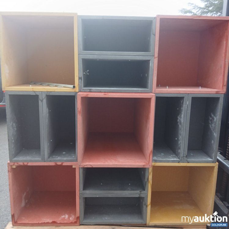 Artikel Nr. 912579: Regal in den Farben Rot, Orange und Schwarz