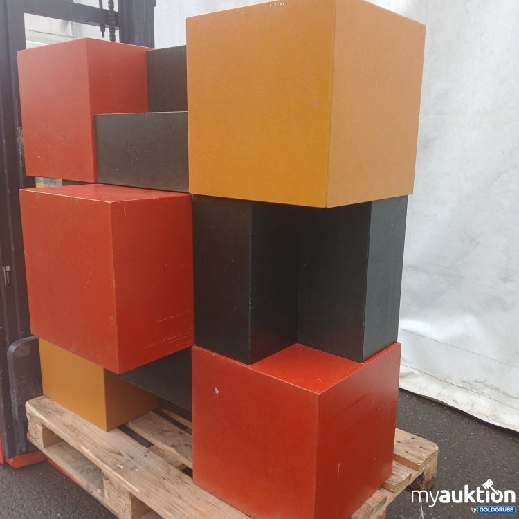 Artikel Nr. 912579: Regal in den Farben Rot, Orange und Schwarz
