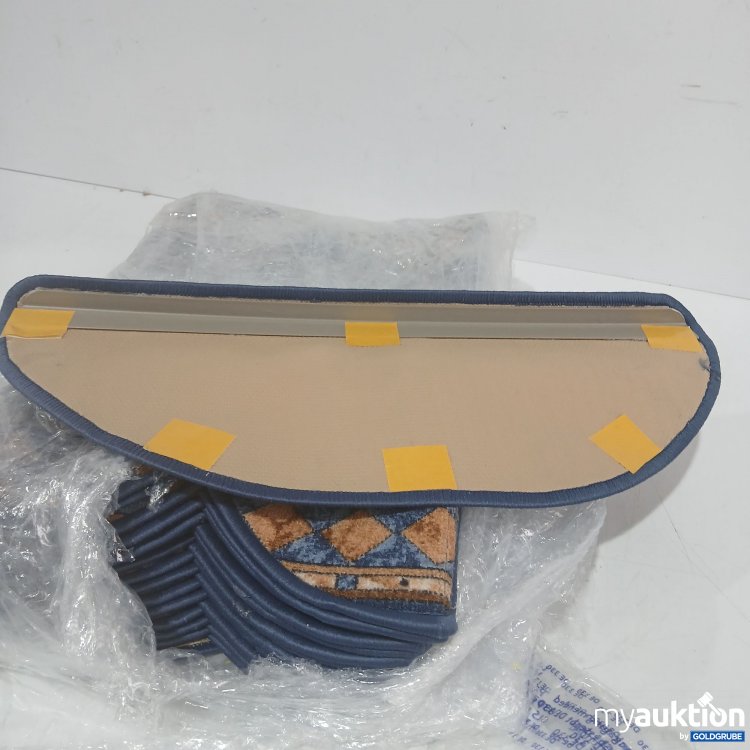 Artikel Nr. 446581 Artikel Nr. 446581: Diverse Stufen-Teppiche ca 65x28cm (komplett) 30Stk
