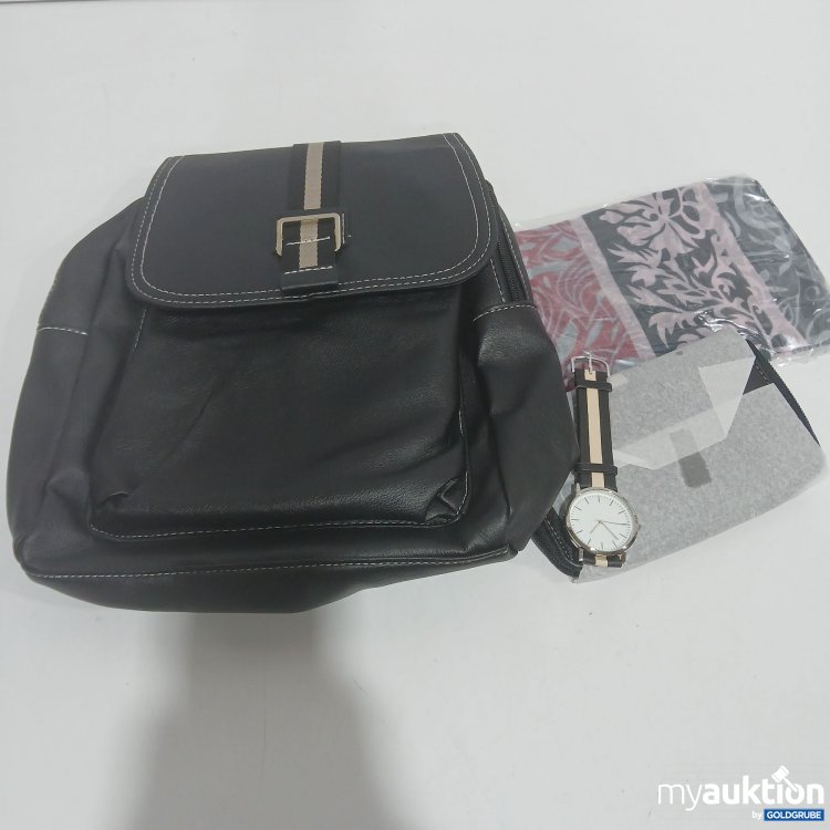 Artikel Nr. 913587: Rucksack mit Schal, Geldbörse und Armbanduhr 