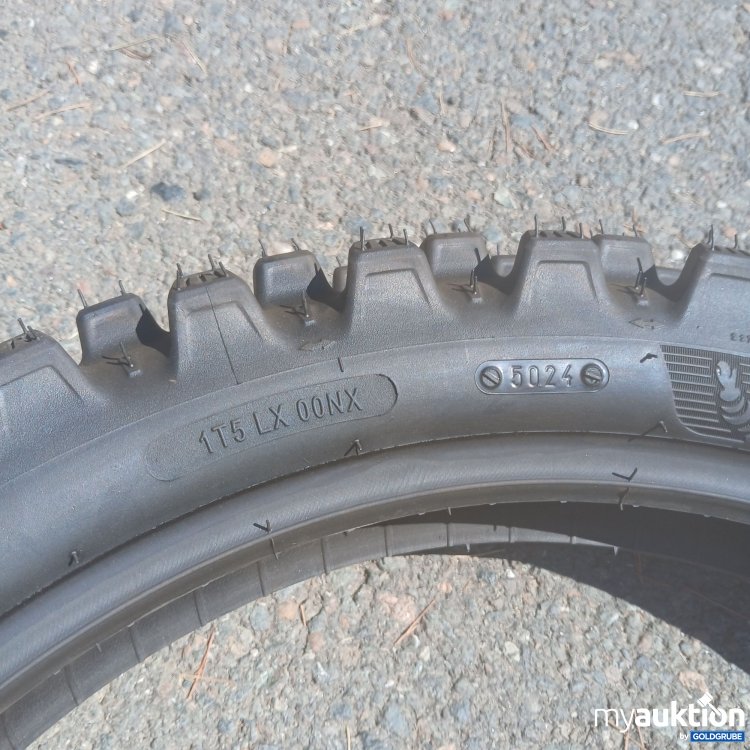 Artikel Nr. 439590: Michelin 110/90-19 Tracker Reifen