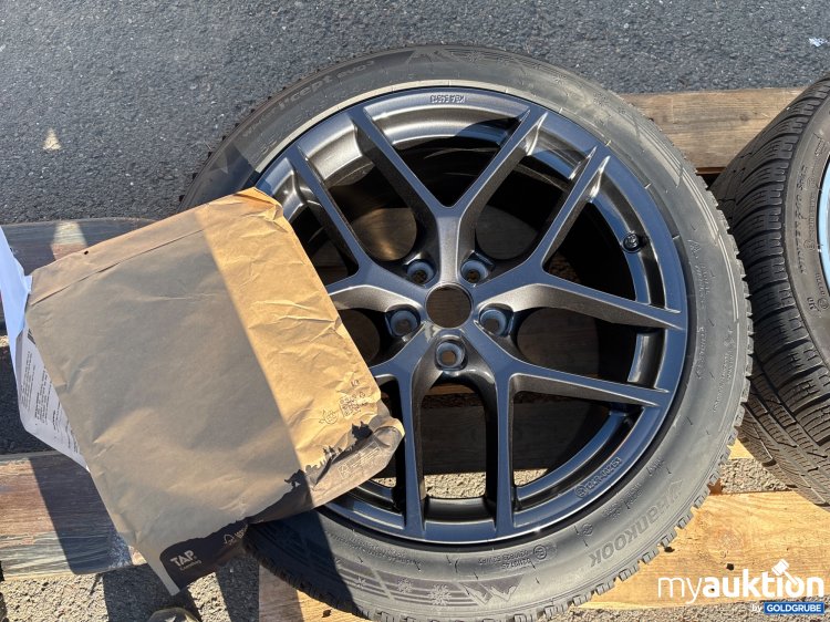 Artikel Nr. 438596: Hankook Reifen 255/45R19 mit Felge und Zubehör