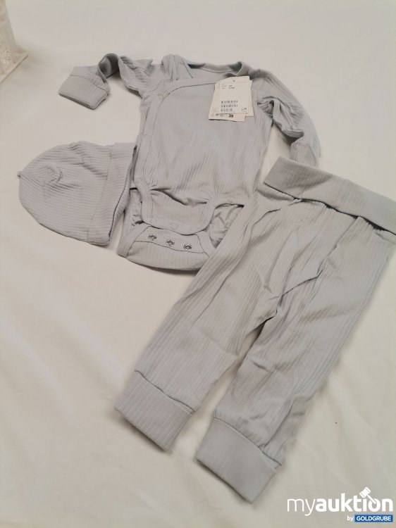 Artikel Nr. 880603 Artikel Nr. 880603: H&M 3 Teiler