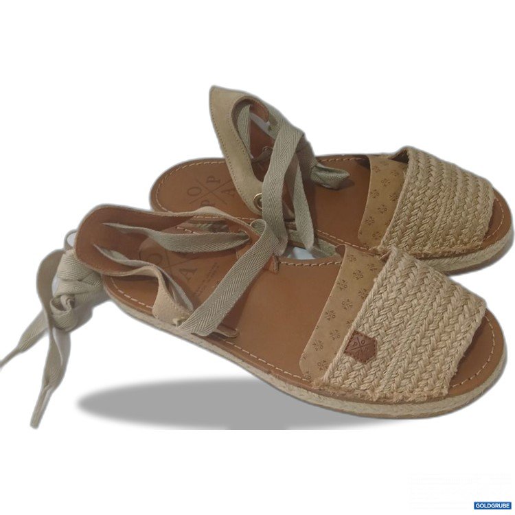 Artikel Nr. 939605 Artikel Nr. 939605: OPA Sandalen mit Riemen geflochtene Vorderseite
Gr 38