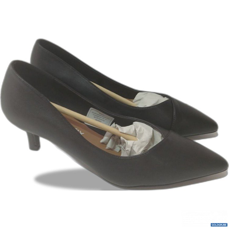 Artikel Nr. 939607 Artikel Nr. 939607: Bonprix Schwarze Pumps mit spitzem Vorderteil und einem kleinen Absatz
Gr 39