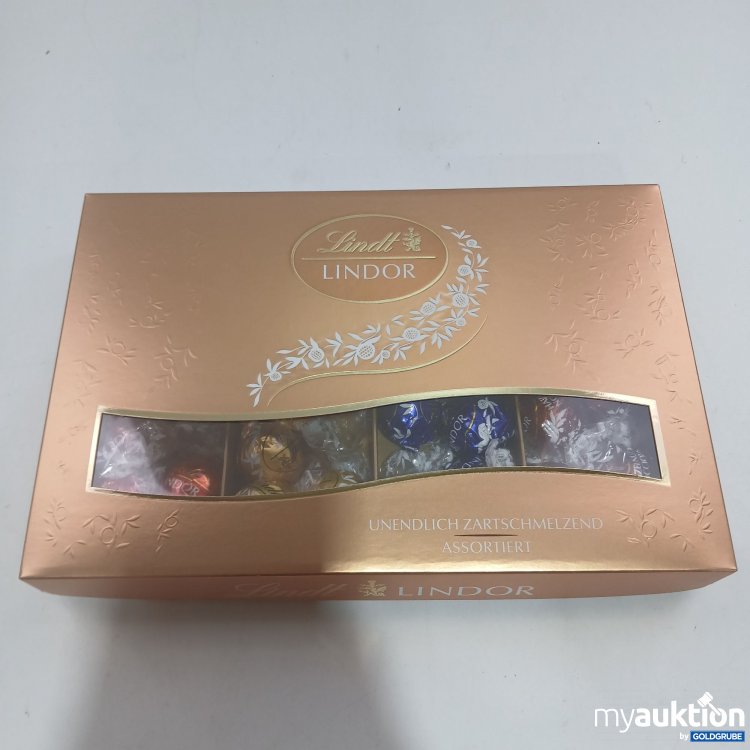 Artikel Nr. 900611 Artikel Nr. 900611: Lindt Lindor Pralinen Gift Box Assorted 300g