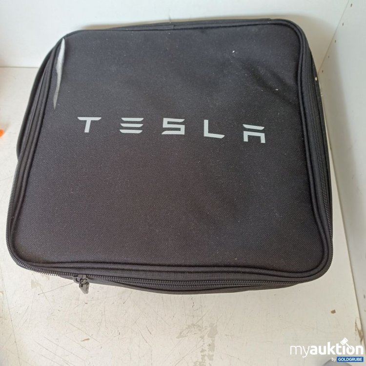 Artikel Nr. 976611: TESLA Mobile Charge Kit SCHUKO Verpackung beschädigt