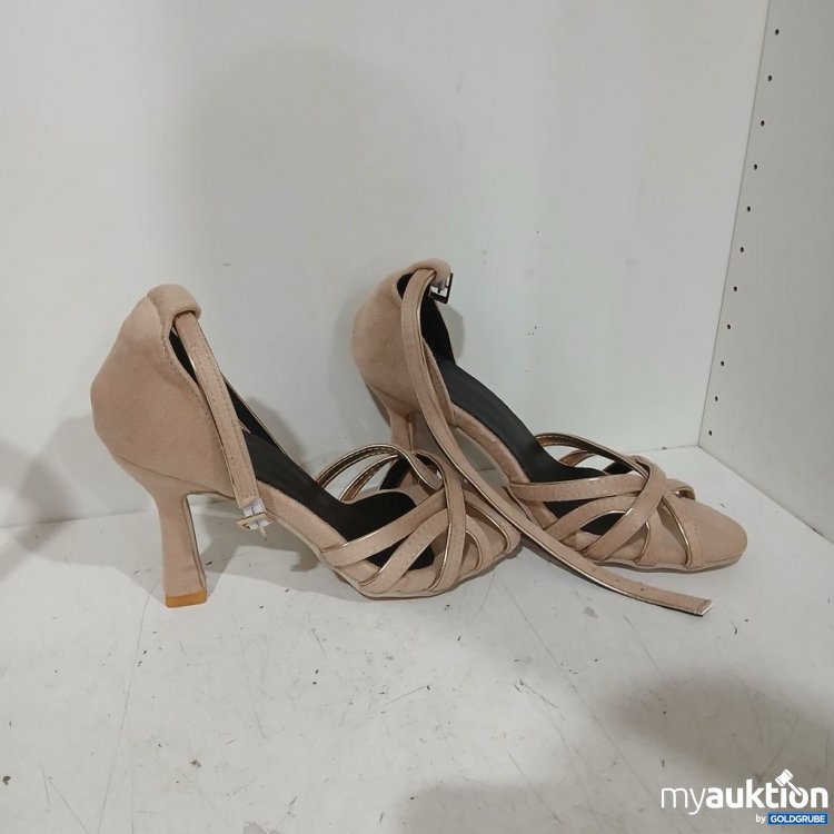 Artikel Nr. 934614 Artikel Nr. 934614: Beige High Heels mit gekreuzten Riemen