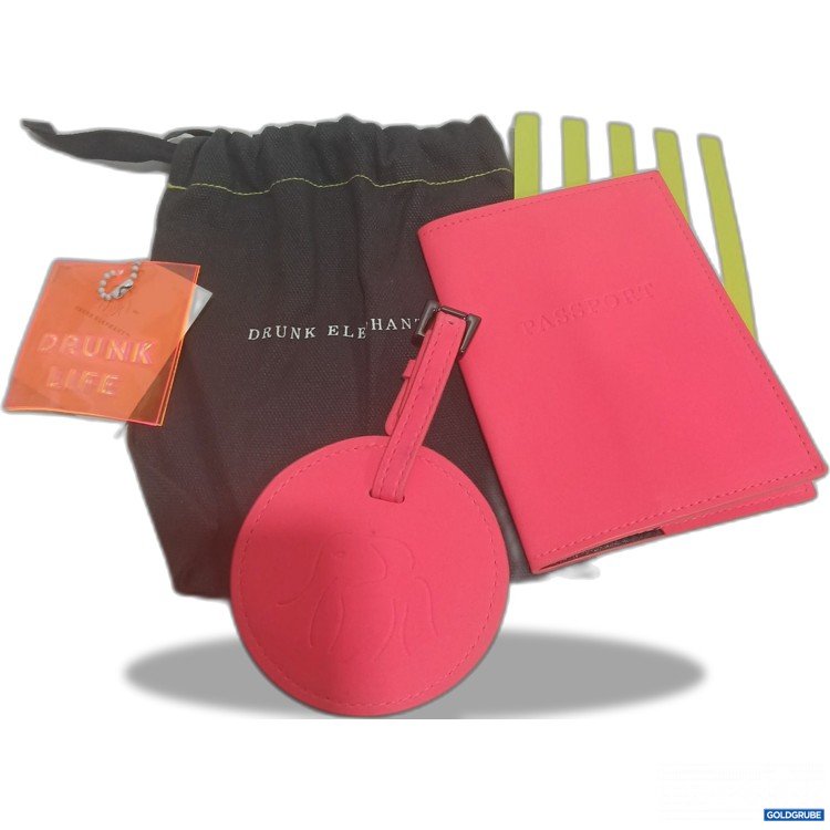 Artikel Nr. 913617 Artikel Nr. 913617: Drunk Elephant Reisepasshülle